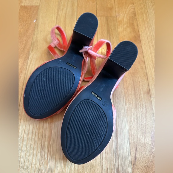 Platform Velvet Sandals in Sandbar Orange size 8 - Picture 6 of 8